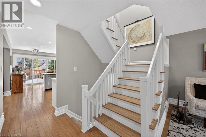 Photo 8 at 12 - 334 W Wilson Street, Dancaster / Nakoma / Maple Lane, Ancaster