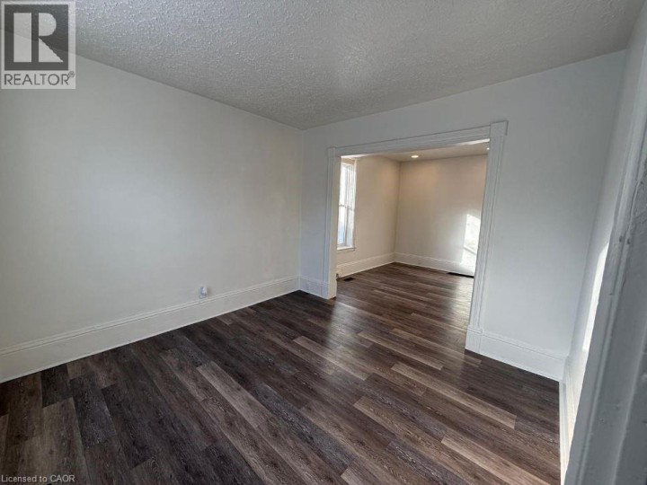 Photo 9 at 35 Park Avenue, Victoria / Arthur, Brantford