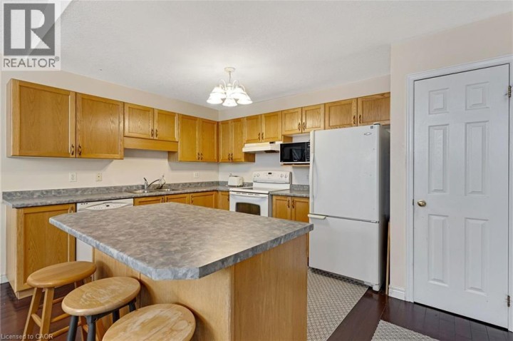 Photo 12 at 2 - 25 Bankside Drive, Downtown Kitchener / East Ward, Kitchener