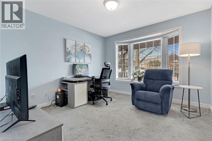 Photo 14 at 2 - 25 Bankside Drive, Downtown Kitchener / East Ward, Kitchener