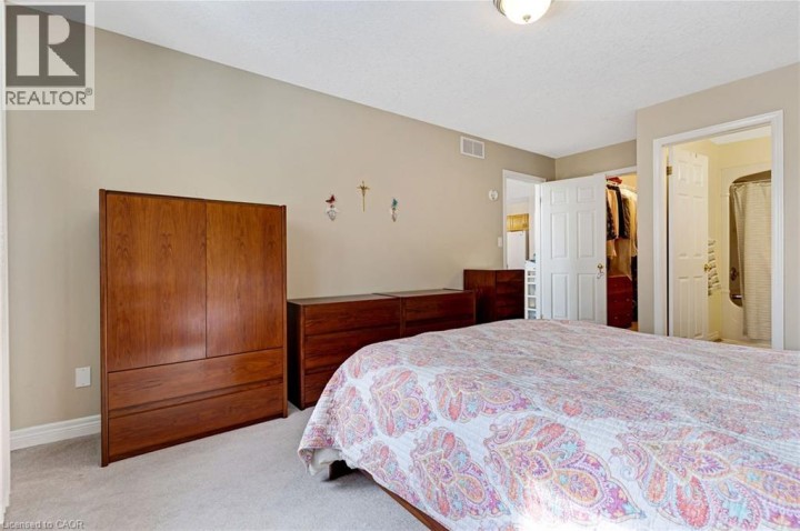 Photo 23 at 2 - 25 Bankside Drive, Downtown Kitchener / East Ward, Kitchener