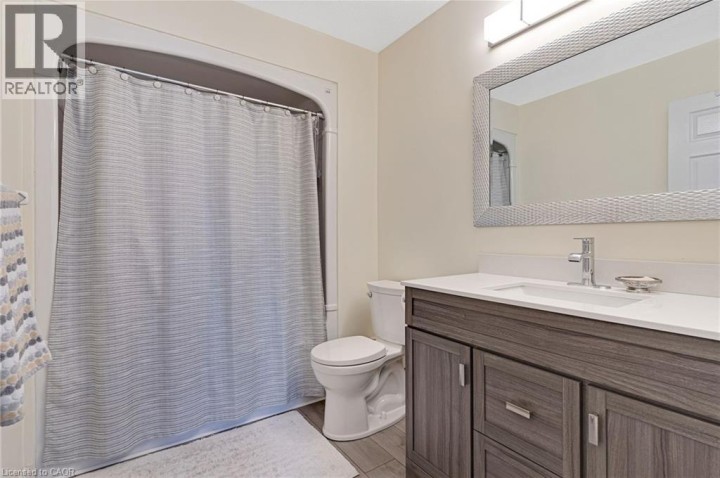 Photo 24 at 2 - 25 Bankside Drive, Downtown Kitchener / East Ward, Kitchener