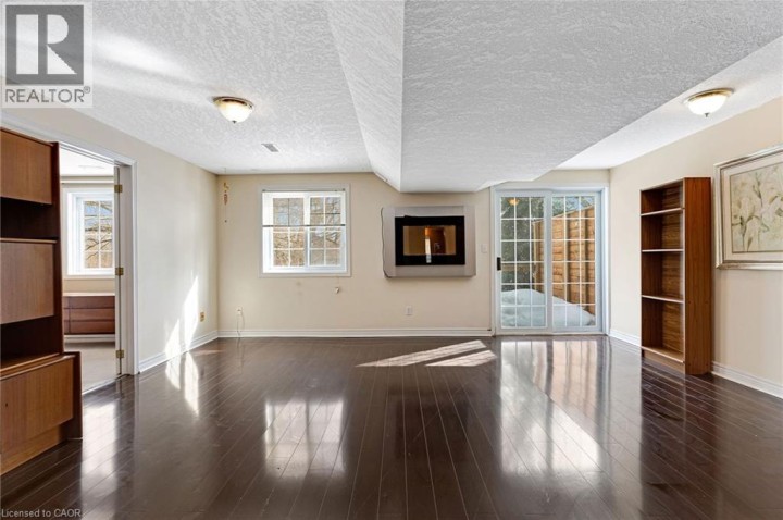 Photo 31 at 2 - 25 Bankside Drive, Downtown Kitchener / East Ward, Kitchener