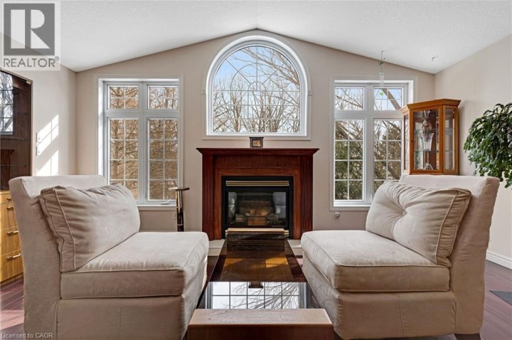 Photo 5 at 2 - 25 Bankside Drive, Downtown Kitchener / East Ward, Kitchener