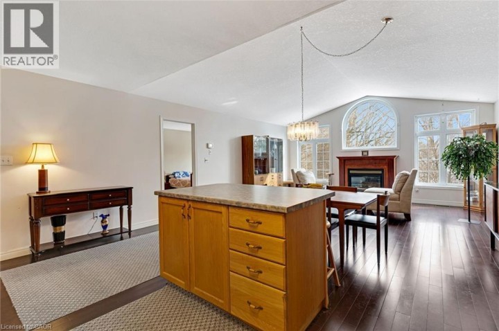 Photo 7 at 2 - 25 Bankside Drive, Downtown Kitchener / East Ward, Kitchener