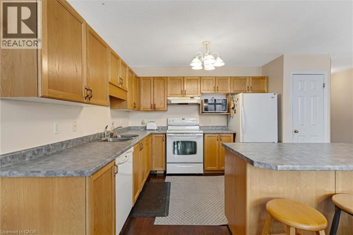 Photo 8 at 2 - 25 Bankside Drive, Downtown Kitchener / East Ward, Kitchener