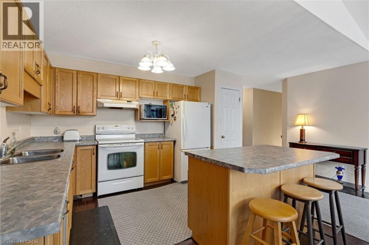 Photo 9 at 2 - 25 Bankside Drive, Downtown Kitchener / East Ward, Kitchener