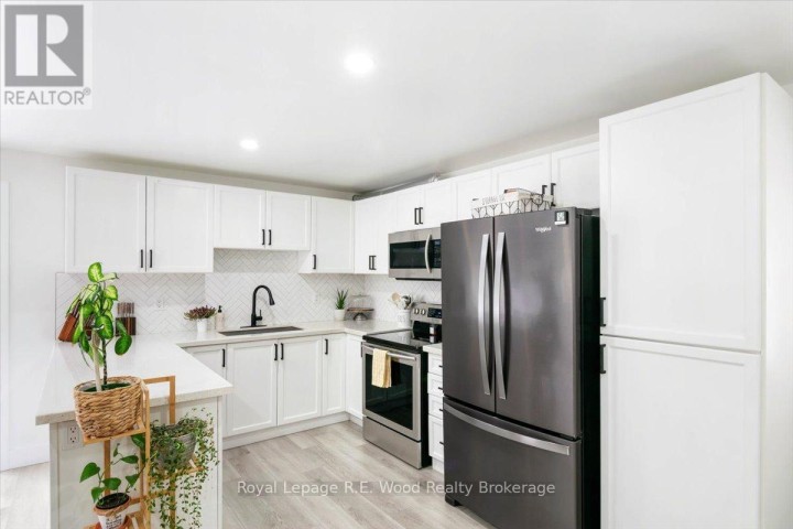 Photo 5 at 60 E Concession Street, Tillsonburg