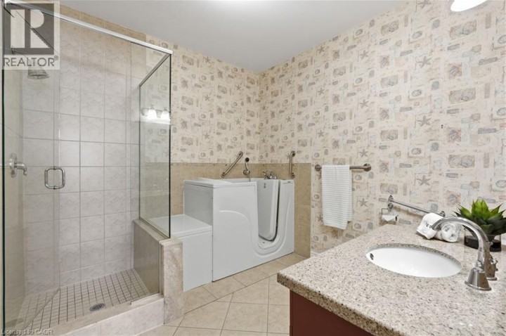 Photo 14 at 43 Landscapes Trail, Meadowlands, Ancaster