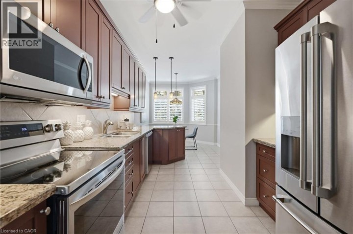 Photo 6 at 43 Landscapes Trail, Meadowlands, Ancaster