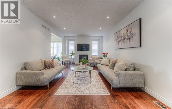 Photo 4 at 26 Spring Creek Street, Idlewood / Lackner Woods, Kitchener