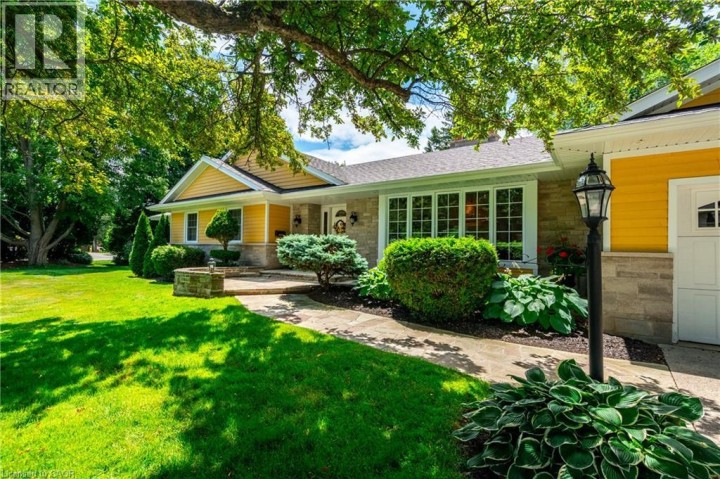 Photo 3 at 98 Hadley Drive, Oakhill / Clearview Ancaster Heights / Mohawk, Ancaster