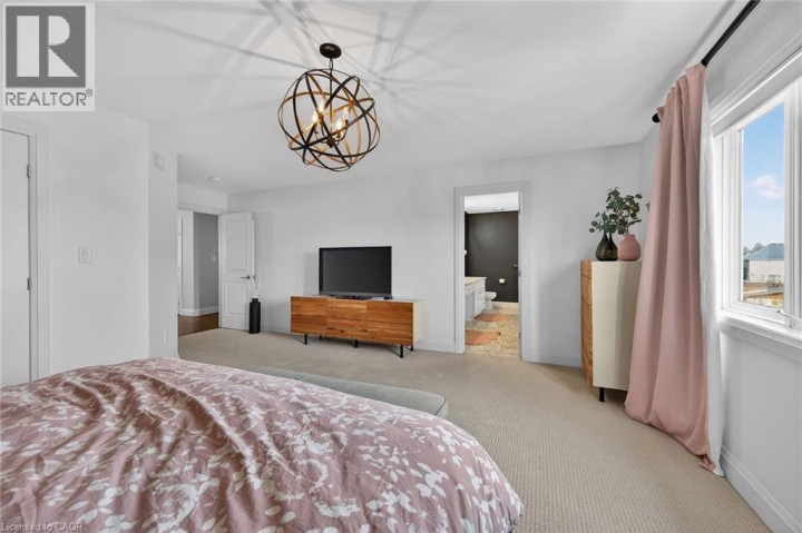 Photo 30 at 66 Sexton Crescent, Harmony Hall, Ancaster