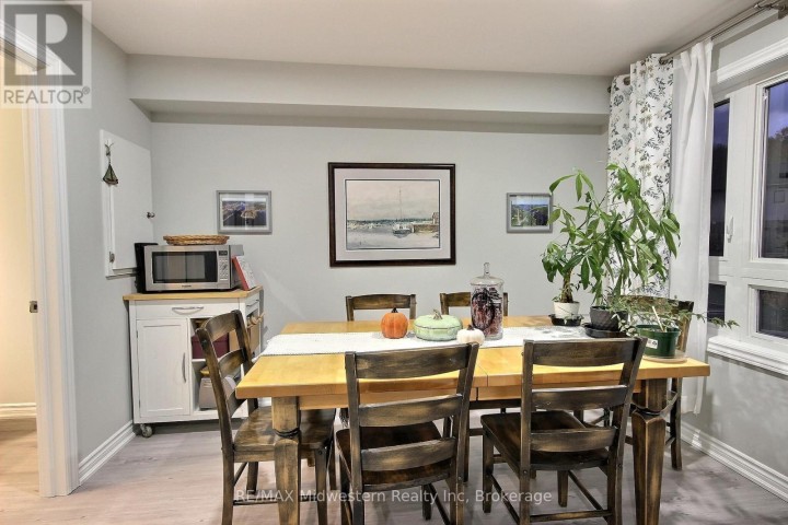 Photo 2 at 35 - 287 Chapel Hill Drive, Kitchener