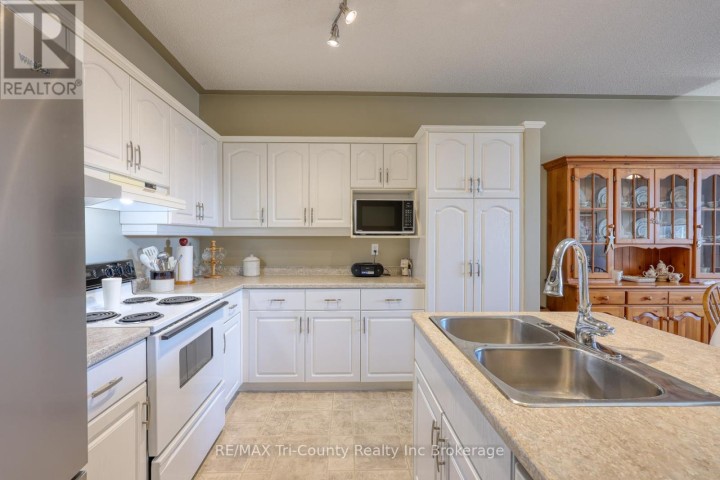 Photo 4 at Unit 5 - 87 W King Street, Tillsonburg
