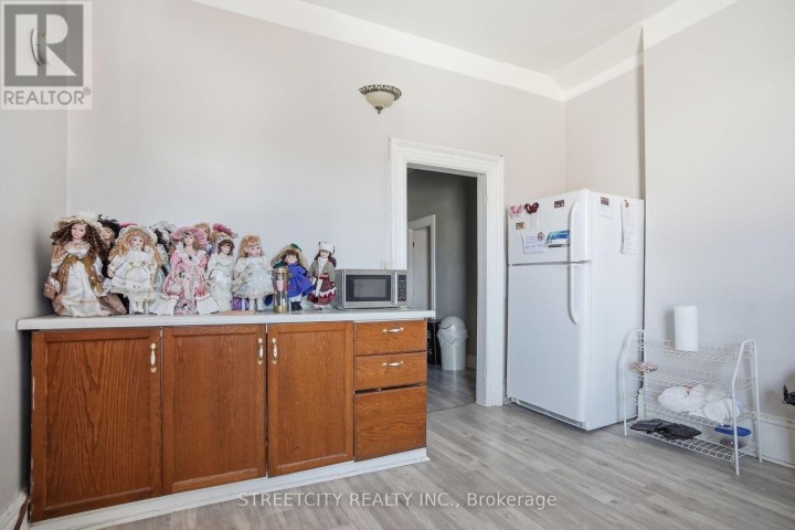 Photo 18 at 82 Wellington Street, St. Thomas