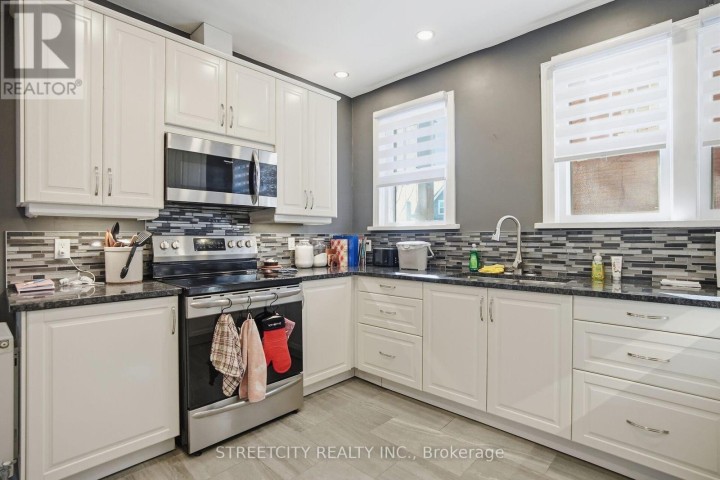 Photo 41 at 82 Wellington Street, St. Thomas