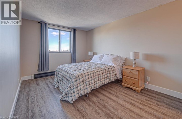 Photo 14 at 610 - 18 Holborn Court, Stanley Park / Centreville, Kitchener