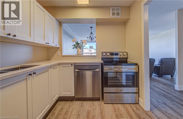 Photo 6 at 610 - 18 Holborn Court, Stanley Park / Centreville, Kitchener