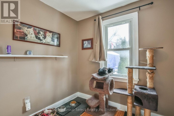 Photo 20 at 156 E Charles Street, Ingersoll - South, Ingersoll