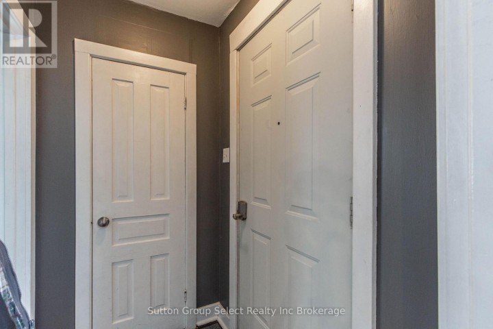 Photo 6 at 156 E Charles Street, Ingersoll - South, Ingersoll