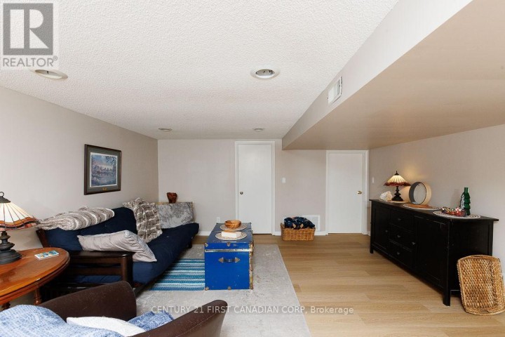 Photo 17 at 297 Alma Street, St. Thomas