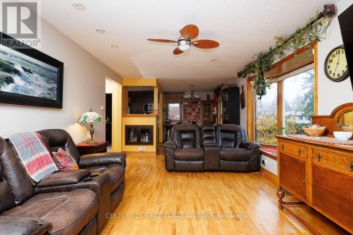 Photo 7 at 297 Alma Street, St. Thomas