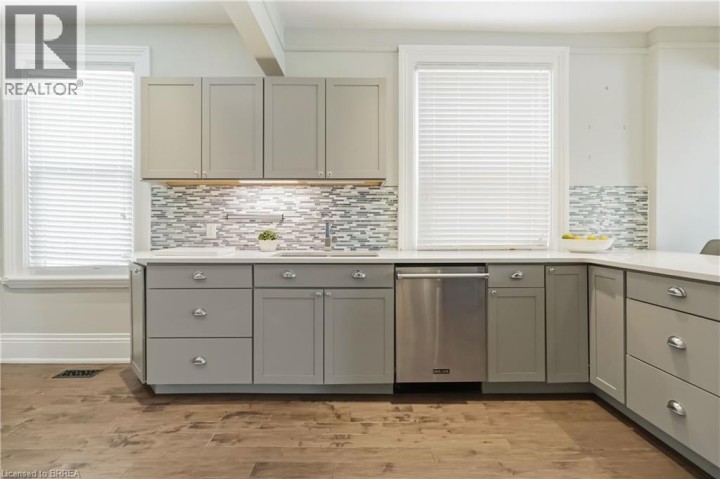 Photo 11 at 200 Brant Avenue, Lansdowne, Brantford