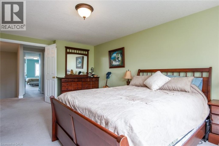 Photo 25 at 11 Apple Ridge Drive, Pioneer Park / Doon / Wyldwoods, Kitchener