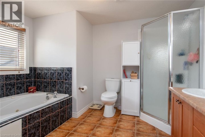 Photo 27 at 11 Apple Ridge Drive, Pioneer Park / Doon / Wyldwoods, Kitchener