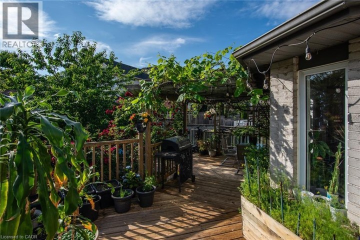 Photo 39 at 11 Apple Ridge Drive, Pioneer Park / Doon / Wyldwoods, Kitchener