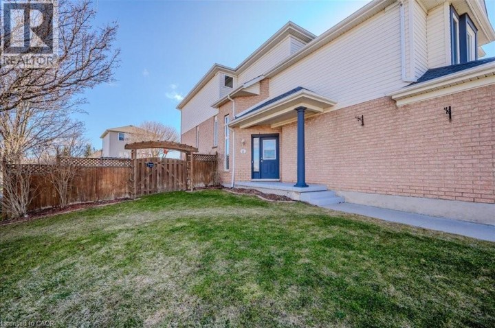 Photo 3 at 11 Acorn Way, Northview, Cambridge