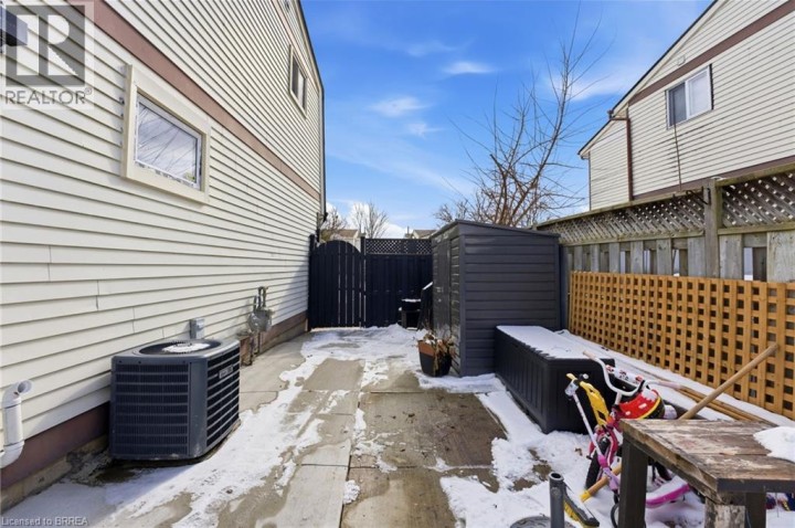 Photo 41 at 104 White Owl Crescent, Brantwood Park, Brantford