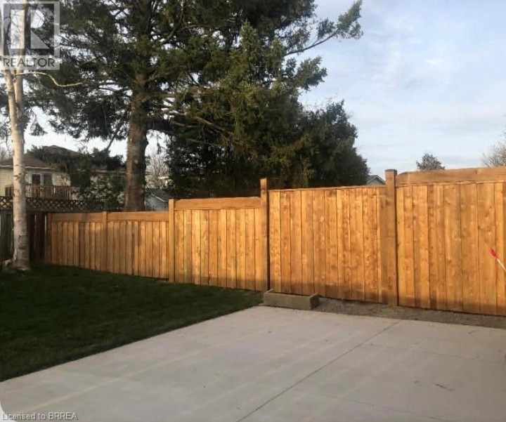 Photo 44 at 104 White Owl Crescent, Brantwood Park, Brantford