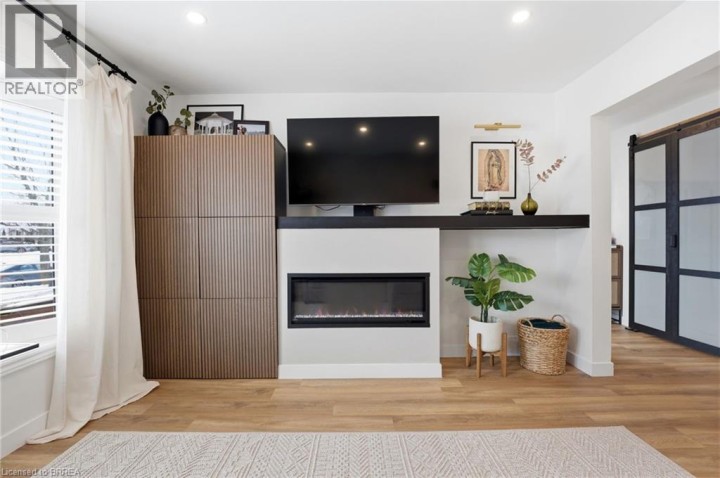 Photo 8 at 104 White Owl Crescent, Brantwood Park, Brantford