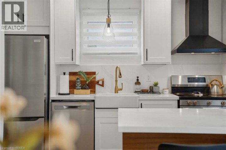 Photo 16 at 104 White Owl Crescent, Brantwood Park, Brantford