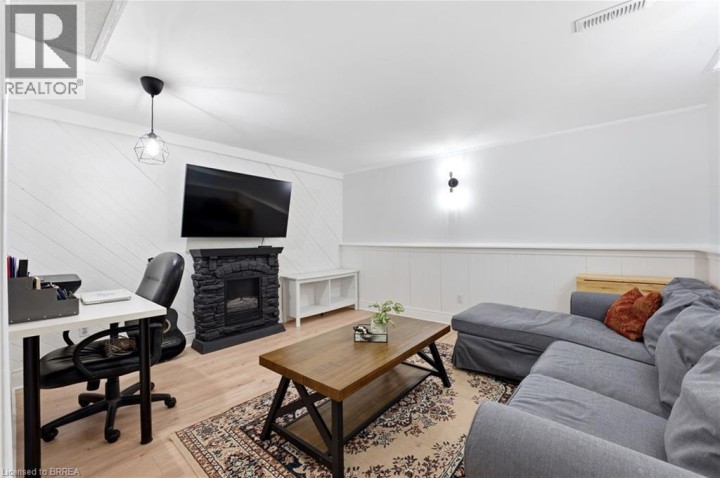 Photo 32 at 104 White Owl Crescent, Brantwood Park, Brantford