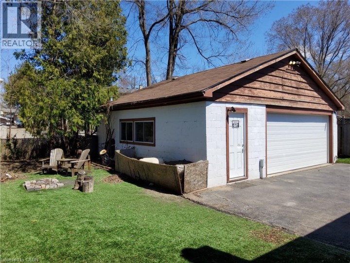 Photo 4 at 7 Usher Street, Terrace Hill, Brantford