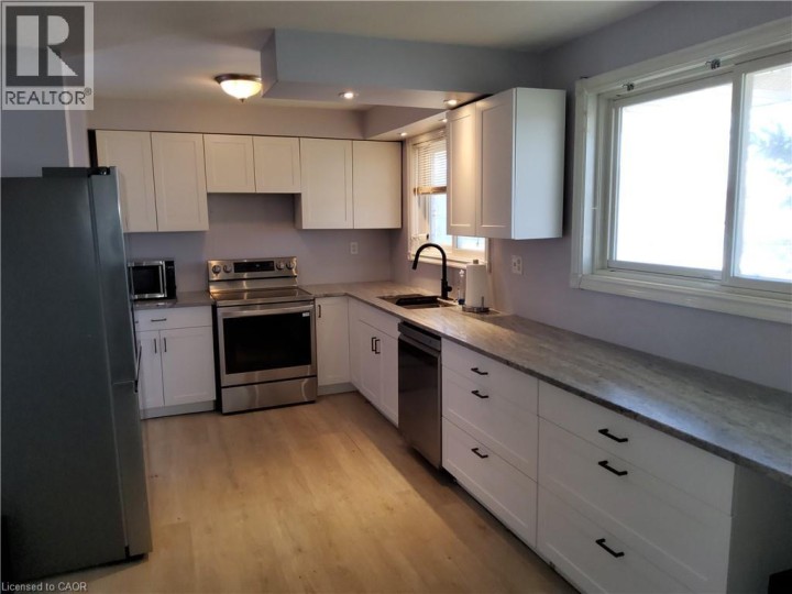 Photo 7 at 7 Usher Street, Terrace Hill, Brantford