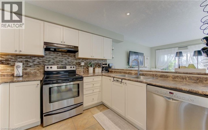 Photo 8 at 10 - 105 Pinnacle Drive, Pioneer Park / Doon / Wyldwoods, Kitchener