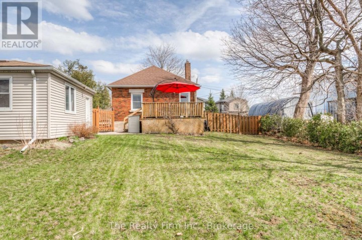 Photo 32 at 46 2 Avenue, Kitchener