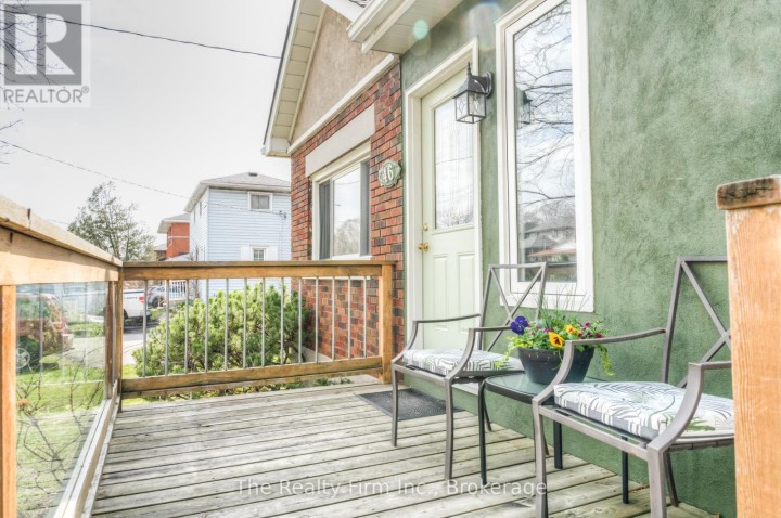 Photo 5 at 46 2 Avenue, Kitchener