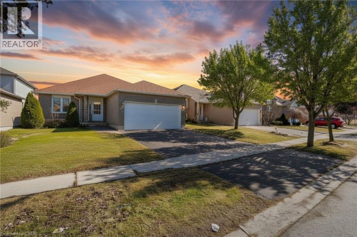 Photo 2 at 8 Bradley Lane, Donegal / Mcguiness, Brantford