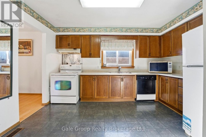 Photo 9 at 38 Adams Avenue, Tillsonburg
