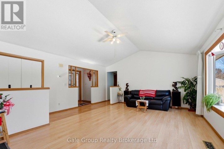 Photo 6 at 38 Adams Avenue, Tillsonburg