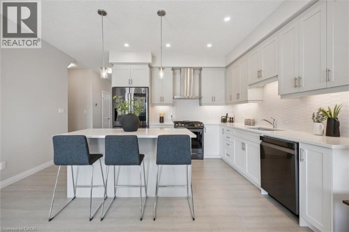 Photo 9 at 212 Green Gate Boulevard, Churchill Park / Moffatt Creek, Cambridge