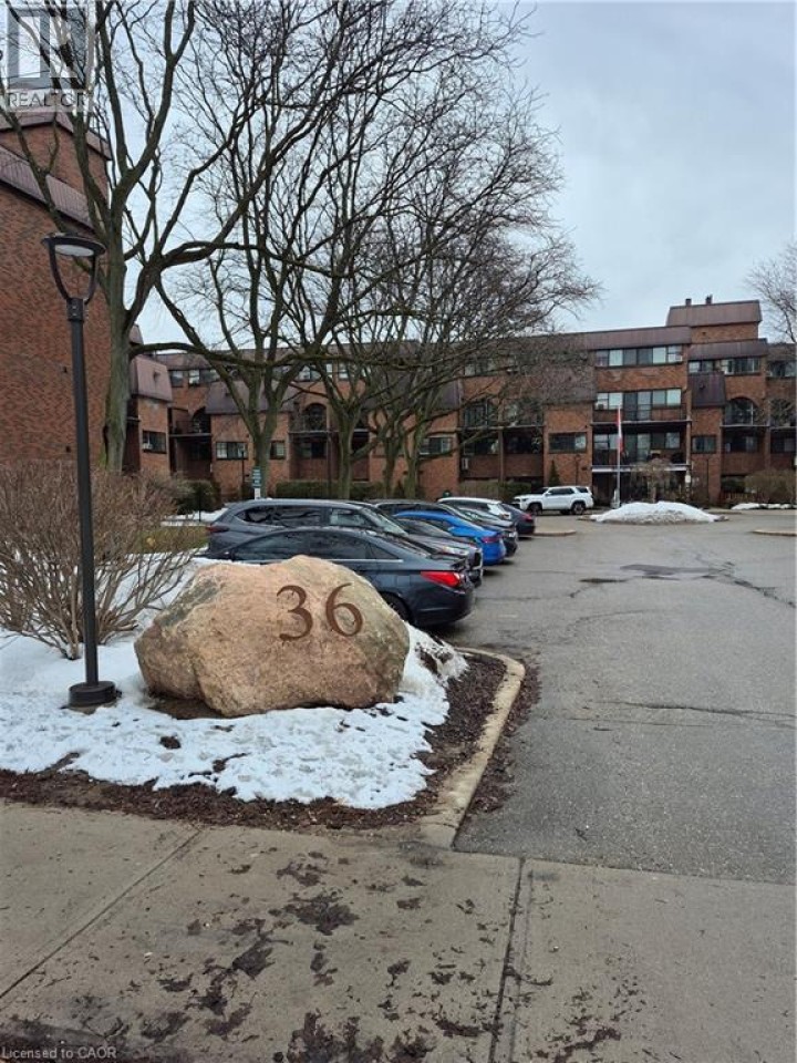 Photo 1 at 334 - 36 Hayhurst Road, Fairview / Greenbrier, Brantford