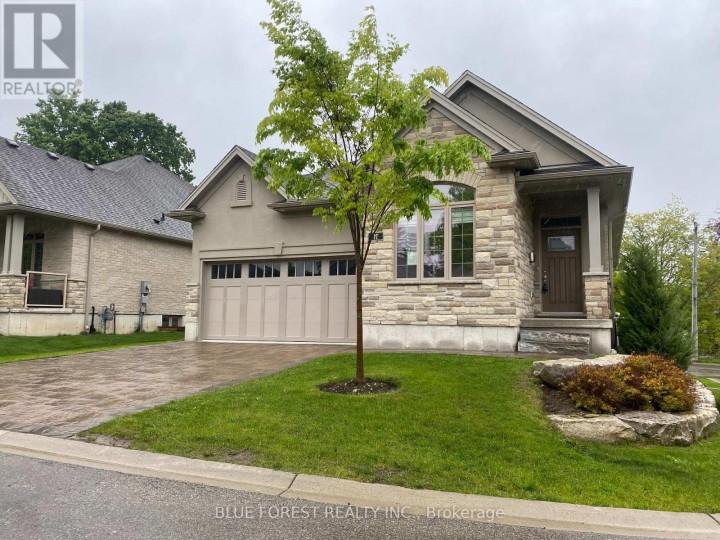 Photo 2 at 11 - 273 Riddell Street, Woodstock - North, Woodstock