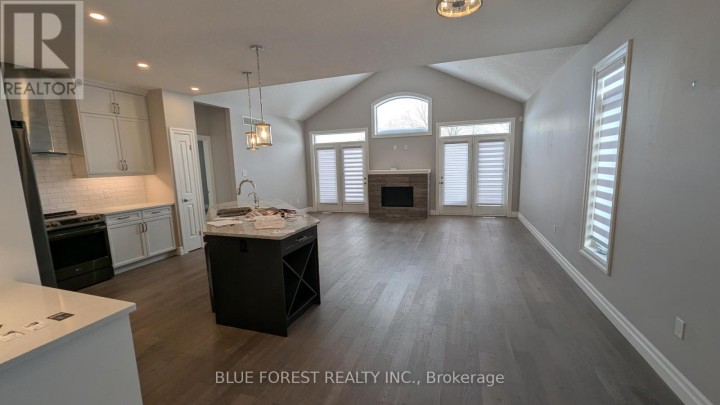 Photo 3 at 11 - 273 Riddell Street, Woodstock - North, Woodstock