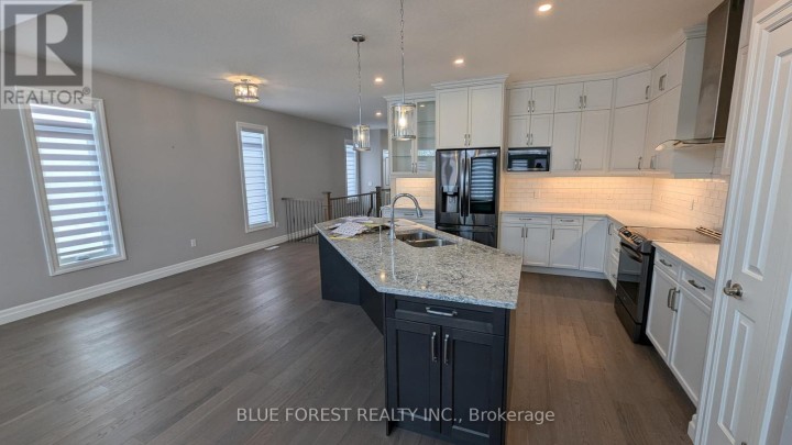 Photo 4 at 11 - 273 Riddell Street, Woodstock - North, Woodstock